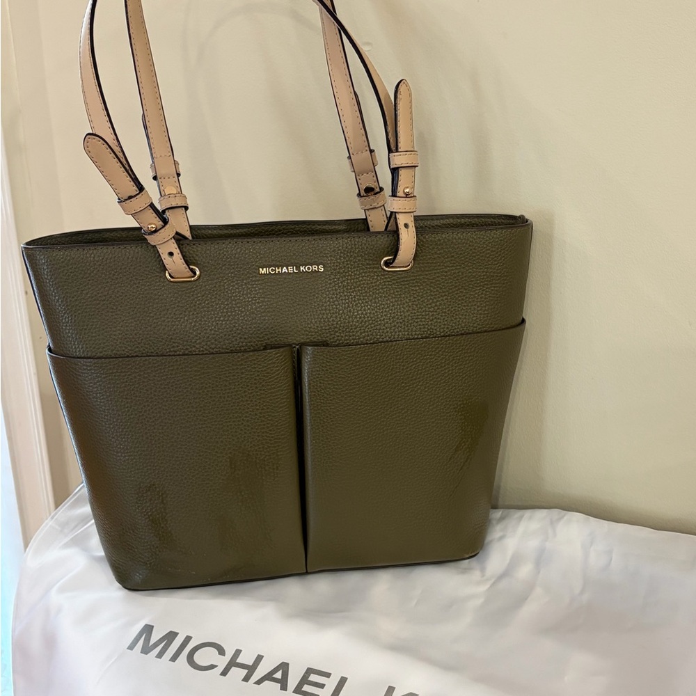 EUC!  Michael Kors Moss Green Tote with Beige Straps